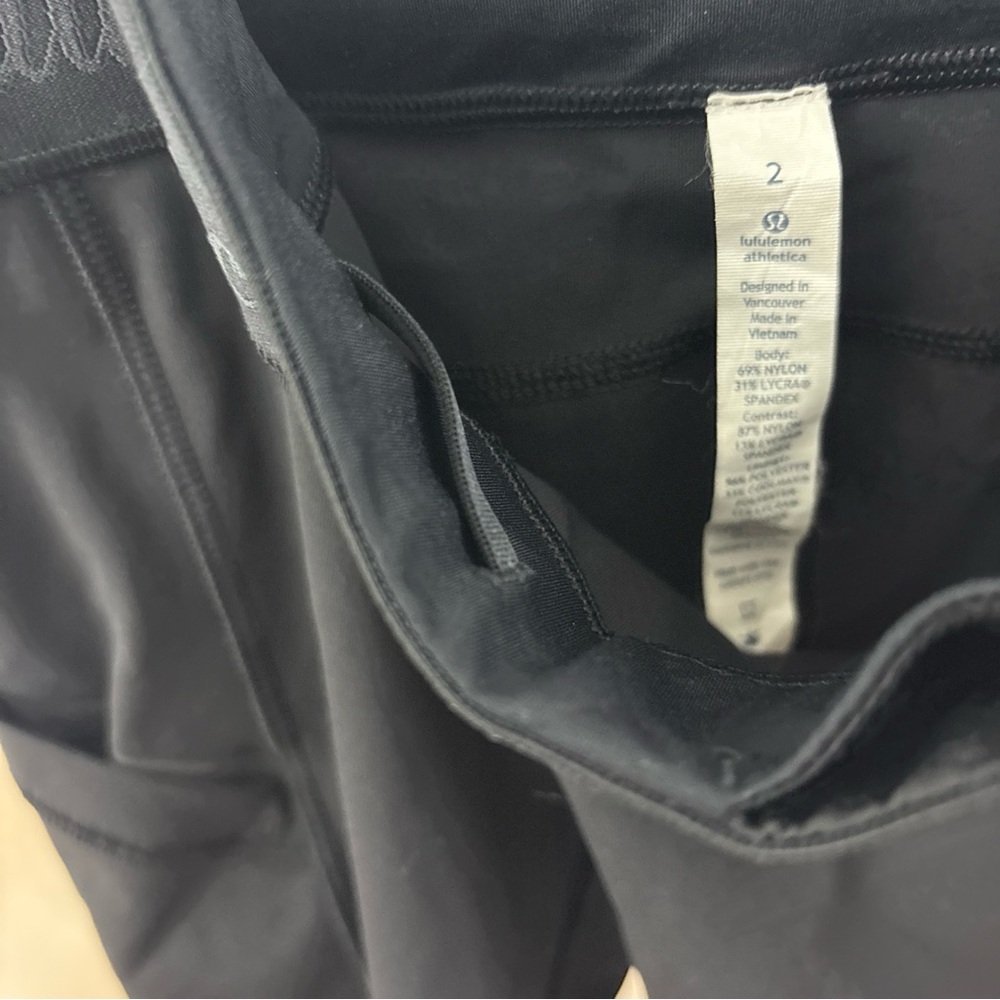 Lululemon Athletica Black Compression Bike Shorts Pockets Size 2 - Picture 7 of 9